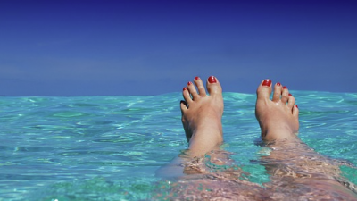 Wer in fremde Länder reist, sollte eine Auslandsreise-Krankenversicherung im Gepäck haben (Symbolbild)